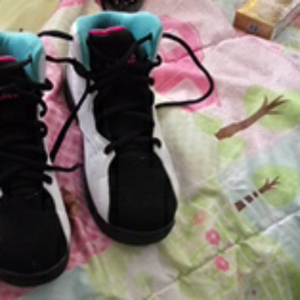 Shoes - Picture 2 of 2